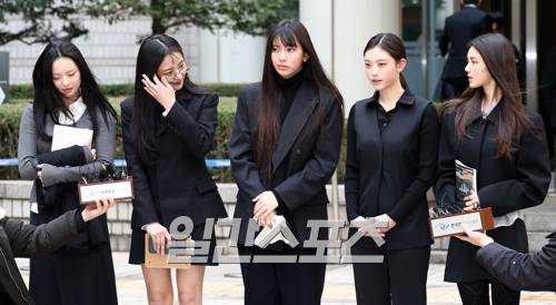 법정출석 마친 뉴진스(NJZ)