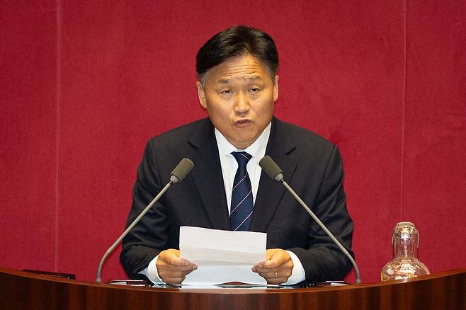 제22대 국회 후반기 김영진 행정안전위원장이 지난달 30일 서울 여의도 국회에서 열린 제436회 국회(임시회) 제4차 본회의에서 당선인사를 하고 있다. 뉴스1