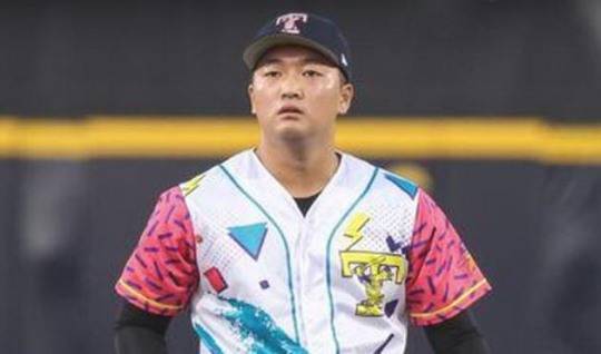 고우석