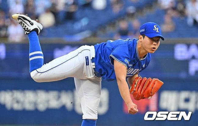 [OSEN=창원, 이석우 기자] 2일 창원NC파크에서 2026 신한 SOL KBO 리그 NC 다이노스와 삼성 라이온즈의 경기가 열렸다. 홈팀 NC는 김태경이, 방문팀 삼성은 김백산이 선발 출전했다. 삼성 라이온즈 선발투수 김백산이 역투하고 있다. 2026.07.02 / foto0307@osen.co.kr