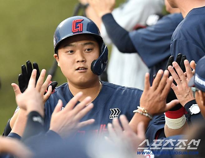 3일 수원 케이티위즈파크에서 열린 KT와 롯데의 경기. 4회 선제 투런홈런을 날린 롯데 한동희. 수원=송정헌 기자songs@sportschosun.com/2026.07.03/