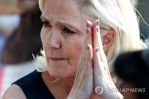 프랑스 극우 국민연합의 마린 르펜  [로이터=연합뉴스 자료사진. 재판매 및 DB 금지]