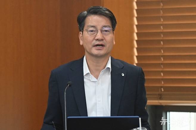 황선오 금융감독원 부원장이 8일 오전 서울 여의도 한국거래소에서 열린 합동대응단 1주년 성과 점검 회의에서 발표하고 있다. 사진=강민석 기자