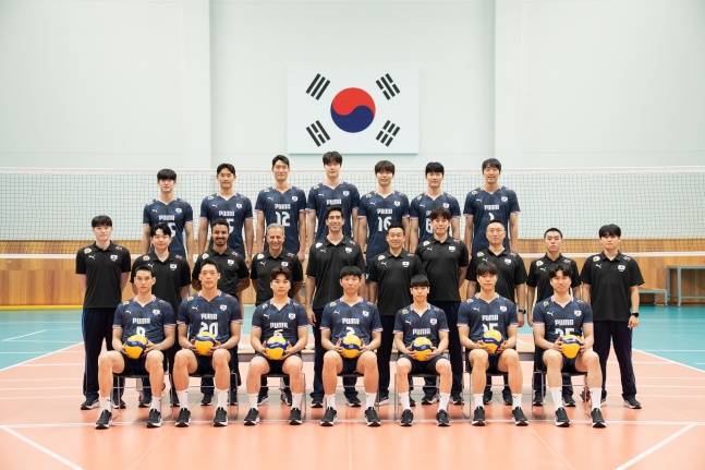 이사나예 라미레스 감독이 이끄는 한국 남자 배구 대표팀. /사진=대한배구협회 제공