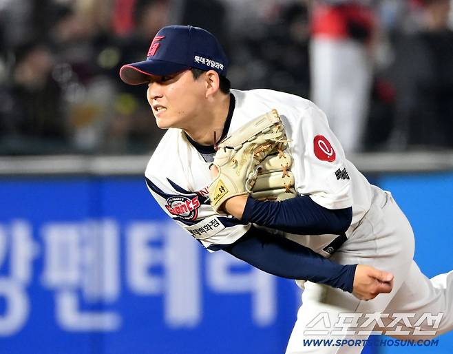 9일 부산 사직야구장에서 열린 KIA와 롯데의 경기, 롯데 박시영이 역투하고 있다. 부산=허상욱 기자wook@sportschosun.com/2025.04.09/