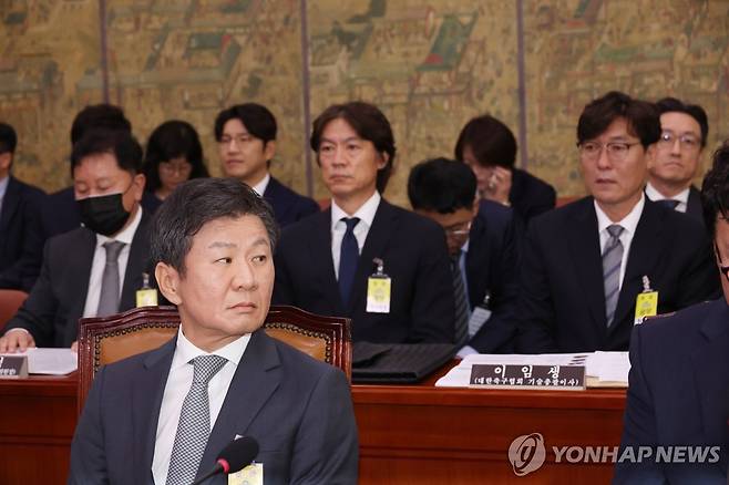 사진은 지난 2024년 9월 국회 문체위 전체회의에 출석한 정몽규 대한축구협회장, 홍명보 감독, 이임생 협회 기술총괄이사. 사진=연합뉴스