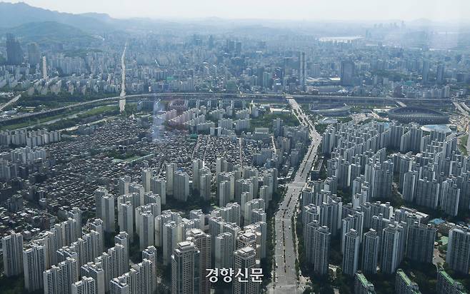 서울 송파구와 강남구의 아파트가 보이고 있다. 문재원 기자