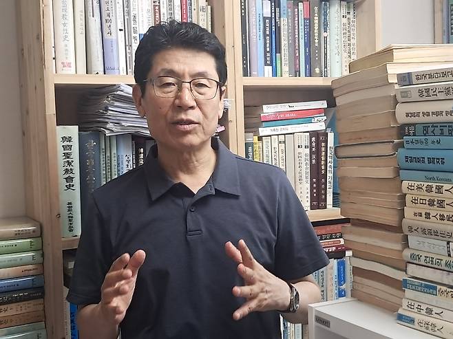 강인철 전 한신대 교수는 “신앙의 이름으로 정치적 적대가 강화되고 교회의 목소리가 커질수록 교회 바깥의 시민들은 오히려 종교에서 멀어진다”고 지적했다.    강인철 교수 제공