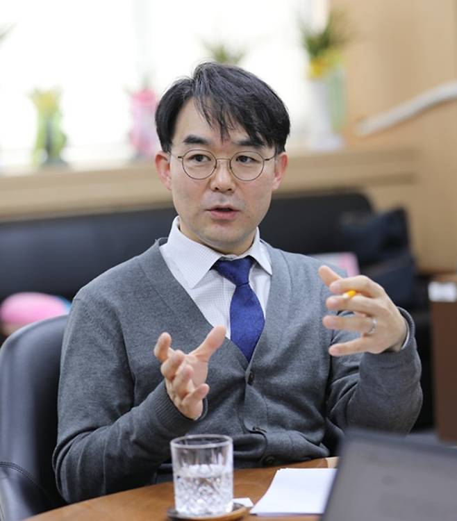 채이배 경기도일자리재단 대표이사 시절 인물 사진