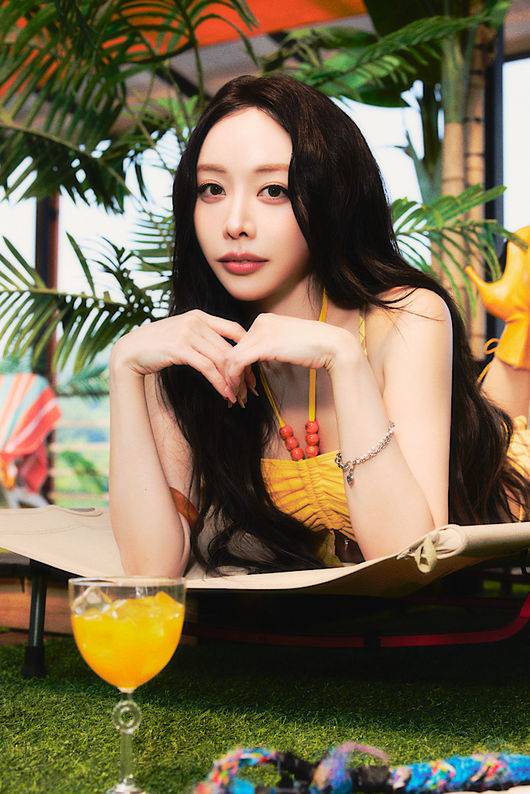 b-b-girl member Eunji has heightened anticipation for her comeback by releasing individual concept photos for the new single BODY WAVE, set to be released on the 16th. In the released photos, Eunji perfectly pulled off beachwear and sporty outfits against a resort backdrop, exuding the charm of an unrivaled summer queen.Through this new song, b-b-girl plans to showcase their signature energetic vibe. Having debuted in 2011, b-b-girl has received great love for hit songs such as Rollin and Just Drive, and is currently continuing their active promotions under their agency, GLG.
