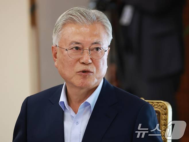 문재인 전 대통령이 청와대 상춘재에서 열린 이재명 대통령과의 오찬 회동에서 발언하고 있다. 2026.7.1 ⓒ 뉴스1 허경 기자