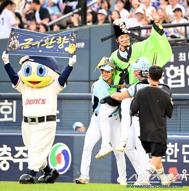 11일 잠실야구장에서 열린 2026 KBO 올스타전. 현도훈이 퍼포먼스와 함께 타석에 나서고 있다. 잠실=허상욱 기자wook@sportschosun.com/2026.07.11/