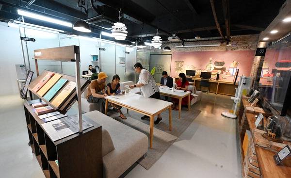 부산문화재단이 한성 1918(중구 동광동) 건물에 지난 1월 개소한 부산예술인지원센터(B-Culture Plaza). 예술인은 이곳에서 문화 시책, 예술인 복지 등에 관한 정보를 찾고 상담할 수 있다. 김성효 선임기자
