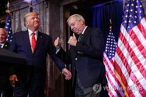 도널드 트럼프 미국 대통령과 린지 그레이엄 상원의원  [로이터=연합뉴스 자료사진. 재판매 및 DB금지]