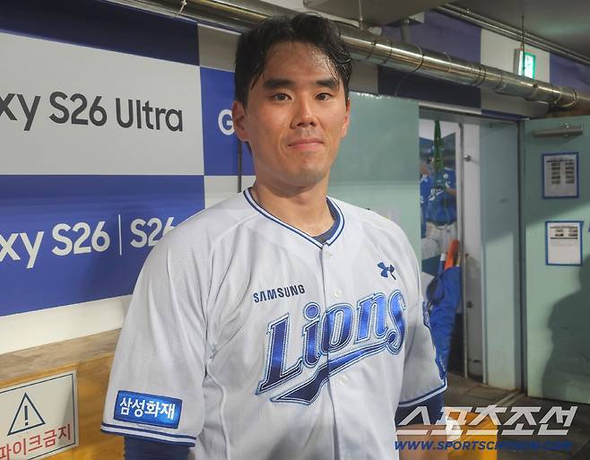 인터뷰에 임한 삼성 김재윤. 김영록 기자