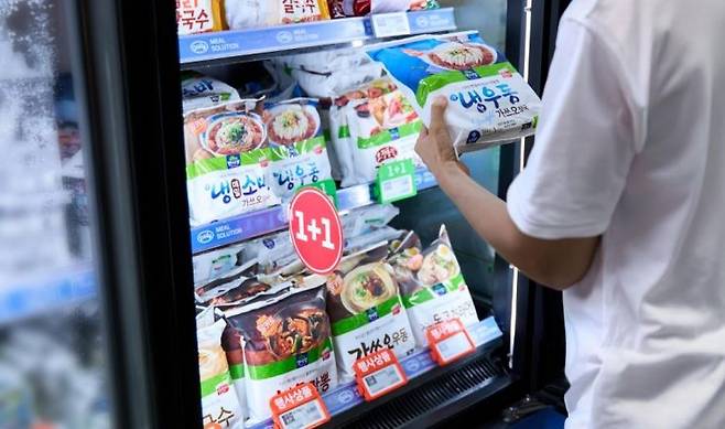 면사랑이의 냉동면밀키트 3종 제품을 출시하고 전국 롯데마트에서 판매되고 있다. 면사랑 제공.