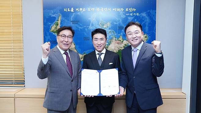 장동민이 F&B와 MOU를 체결했다. 사진l티엔엔터테인먼트
