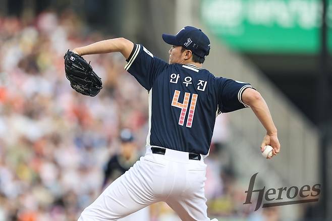 키움 안우진이 11일 서울 잠실구장에서 열린 2026 KBO리그 올스타전에서 힘차게 공을 던지고 있다. 사진 | 키움 히어로즈