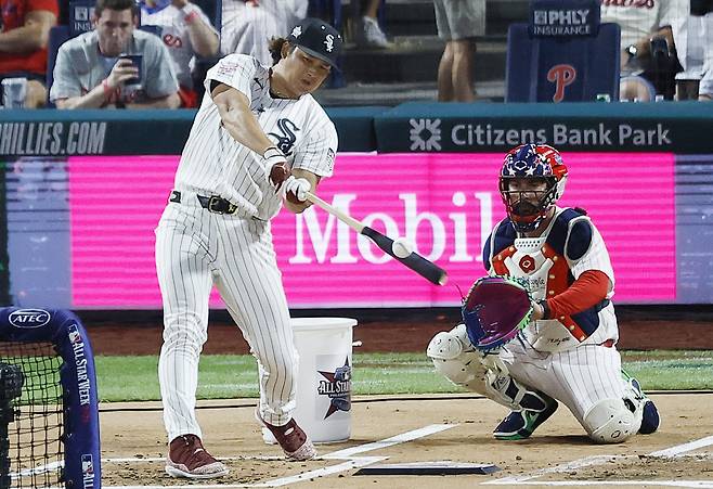  14일(한국시간) 미국 펜실베이니아주 시티즌스 뱅크파크에서 열린 2026 메이저리그(MLB) 올스타전 홈런 더비에서 타격하는 무라카미 무네타카. [UPI=연합뉴스]