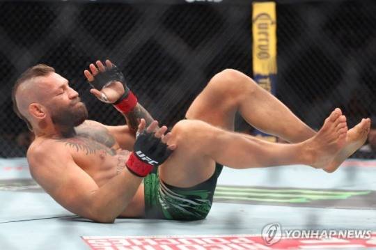 5년 만의 UFC 복귀전을 69초 만에 끝낸 코너 맥그리거 / 사진=연합뉴스