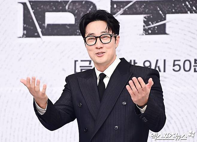 SBS World News reports that the Friday-Saturday drama Manager Kim continues its success by recording high TV viewer ratings, and has confirmed the scheduling of two special episodes to ease the disappointment of the 10-episode finale. With lead actor So Ji-sub being mentioned as a potential nominee for the Grand Prize for Acting, viewer expectations for the production of Season 2 are rising.Manager Kim, which premiered last month, is gaining immense popularity, recording its highest TV viewer rating of 22.3% in its sixth episode. As the shows popularity continues, voices are growing among viewers expressing regret over the short 10-episode run and calling for a follow-up season.SBS World News stated that while there have been no official discussions regarding the production of Season 2, the series has sufficient potential to develop into a seasonal drama. The production team plans to repay the viewers support by scheduling two additional special episodes following the finale on the 25th.