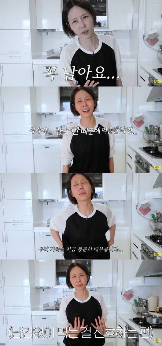 Broadcaster Kim Na-young expressed her frustration on her YouTube channel, Kim Na-youngs No Filter TV, while clarifying the controversy surrounding her cooking videos regarding meager meals. Kim Na-young explained that her family eats until they are fully full, and that in fact, there are often leftovers when she cooks larger portions.In the video, Kim Na-young revealed the process of personally recreating a bamboo shoot carbonara recipe from an Italian restaurant she frequents. Before she began cooking, when the production team mentioned the public criticism regarding the portion sizes, Kim Na-young replied that she would prepare a generous amount this time.Kim Na-young expressed her distress over the misunderstanding that she cooks small portions, emphasizing that her family always eats until they are full. She also dismissed the controversy by adding the grievance that it breaks her heart when food is left over after she cooks too much.