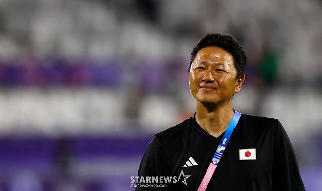 내년 3월부터 일본 축구 국가대표팀 지휘봉을 잡는 게 사실상 확정된 오이와 고 21세 이하(U21) 일본 올림픽 축구대표팀 감독. 오이와 감독은 A대표팀 감독 선임 후에도 2028 LA 올림픽을 준비하는 올림픽대표팀 감독을 겸임할 예정이다. /로이터=뉴스1