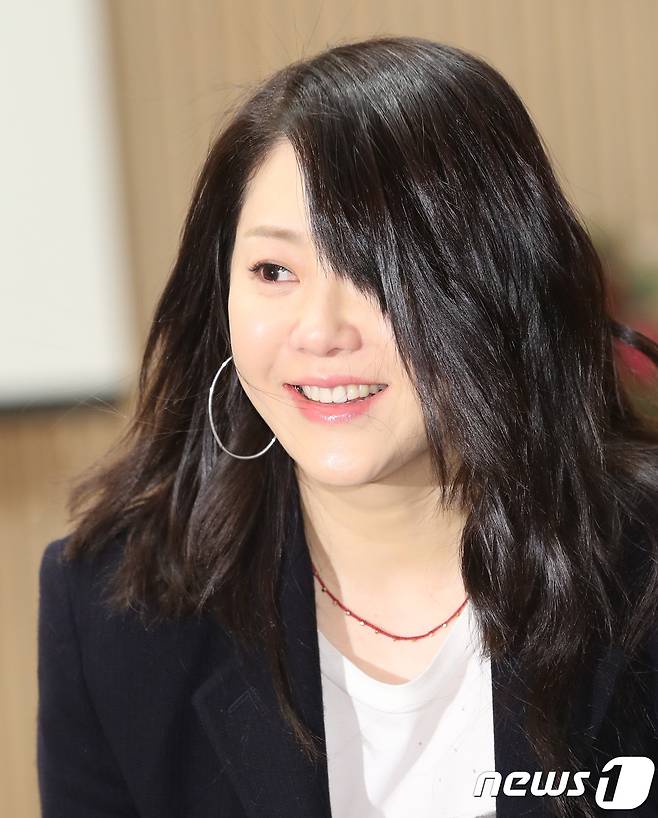 배우 고현정이 15일 오후 서울 목동SBS에서 열린 SBS 드라마 ‘리턴’ 제작발표회에 참석해 인사를 하고 있다. 2018.1.15. ⓒ 뉴스1 권현진 기자
