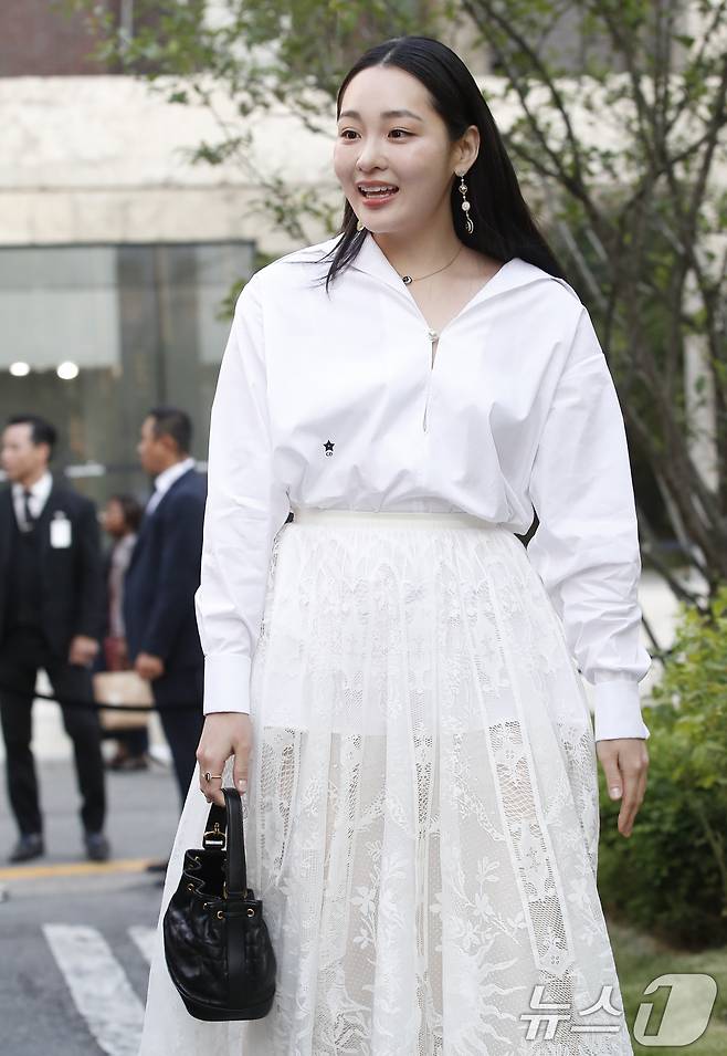 배우 김민하가 29일 서울 성동구 디올에서 열린 포토행사에 참석하고 있다. 2024.5.29 ⓒ 뉴스1 권현진 기자