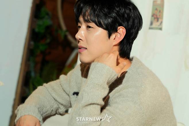 뮤지컬 '여명의 눈동자'의 배우 백성현이 인터뷰를 위해 포즈를 취하고 있다. /사진제공=MUMW 2026.03.26 /사진=이동훈 photoguy@