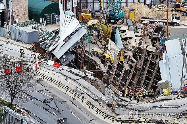 2025년 4월 11일 발생한 경기 광명시 신안산선 지하터널 붕괴 사고 현장  [연합뉴스 자료사진]