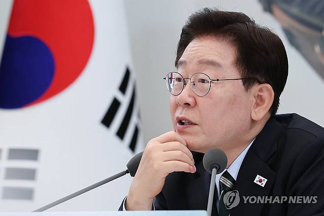 이재명 대통령, 부처 업무보고 발언 (서울=연합뉴스) 한상균 기자 = 이재명 대통령이 16일 청와대 영빈관에서 열린 국토·농식품·해수부 등에 대한 부처 업무보고에서 발언하고 있다. 2026.7.16 [청와대통신사진기자단] xyz@yna.co.kr