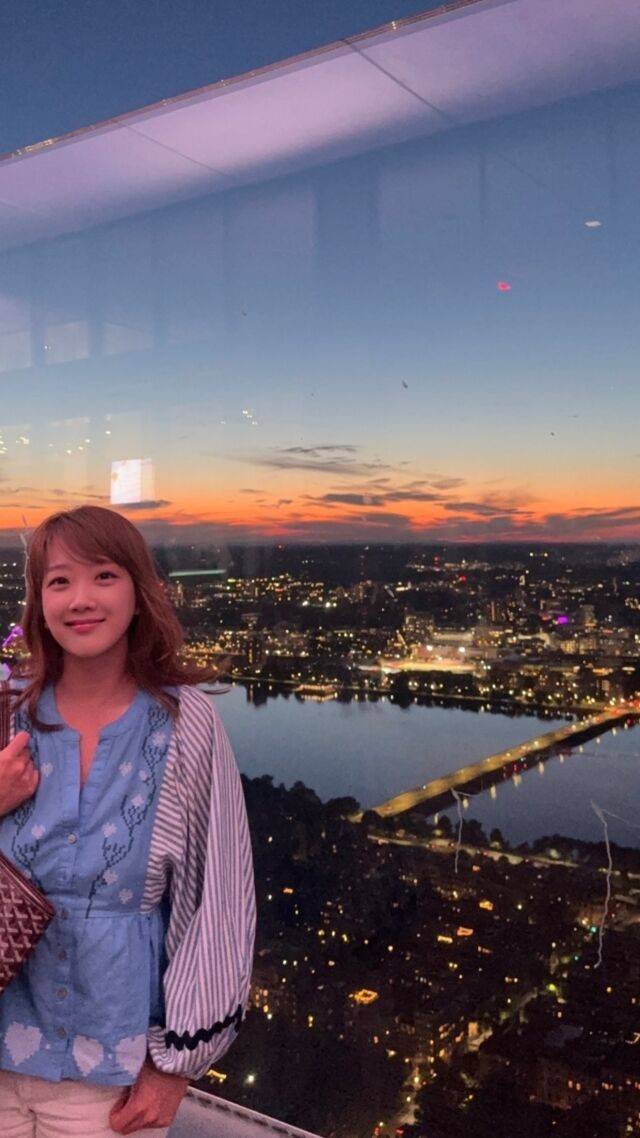 Actress Seo Min-jung shared recent updates from her visit to Boston, USA, on her social media, showcasing her youthful beauty that makes it hard to believe she is 47 years old. In the photos released, Seo Min-jung exudes a pure and innocent charm while smiling brightly against the backdrop of downtown Boston in casual attire.Her flawless skin and appearance, unchanged from her days as an active star, drew admiration from fans. Fans expressed intense interest in her enduring beauty, commenting that it seems time has stopped for her.Born in 1979, Seo Min-jung debuted as a VJ in 2000 and gained immense popularity after appearing in the MBC sitcom *High Kick!* in 2006. Following her marriage in 2007, she moved to the United States, where she has continued to live to this day.