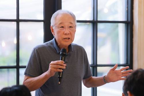 류진 한국경제인협회 회장이 17일 제주 서귀포시 인근식당에서 열린 '2026 한경협 경영자 제주하계포럼 기자간담회'에서 발언하고 있다.
[한국경제인협회 제공]