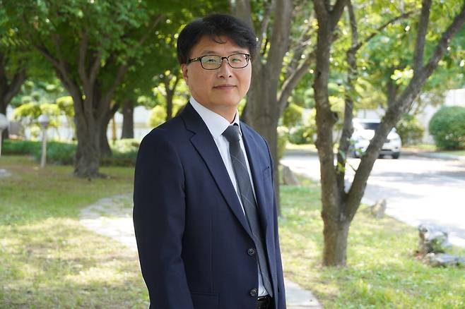 ▲ 최병오 한국은행 인천본부장이 제물포구 사옥에서 인천일보와 인터뷰 하고 있다. /정혜리 기자 hye@incheonilbo.com