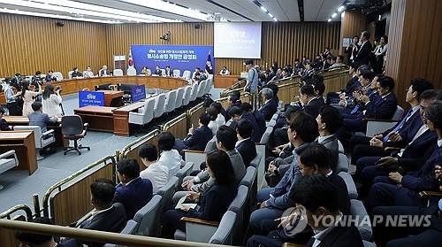 '형사소송법 개정 논의' 정책의원총회 연 민주당(서울=연합뉴스) 21일 국회에서 형사소송법 개정을 논의하기 위한 더불어민주당 정책의원총회가 열리고 있다. 2026.7.21 [국회사진기자단] photo@yna.co.kr