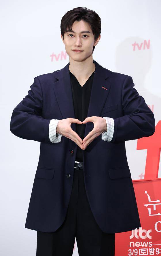 배우 곽동연이 7일 오전 서울 라마다 서울 신도림 호텔에서 열린 tvN 토일 드라마 '눈물의 여왕' 제작발표회에 참석해 포즈를 취하고 있다. 박세완 엔터뉴스팀 기자 park.sewan@jtbc.co.kr (콘텐트비즈니스본부)