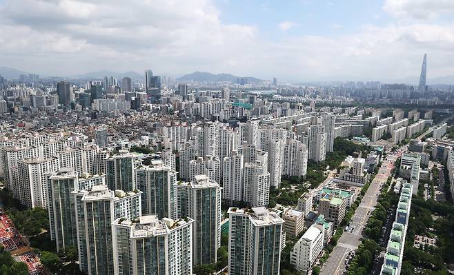 2026년 7월13일, 재건축을 앞둔 아파트 단지를 포함한 서울 강남 일대 전경. 연합뉴스