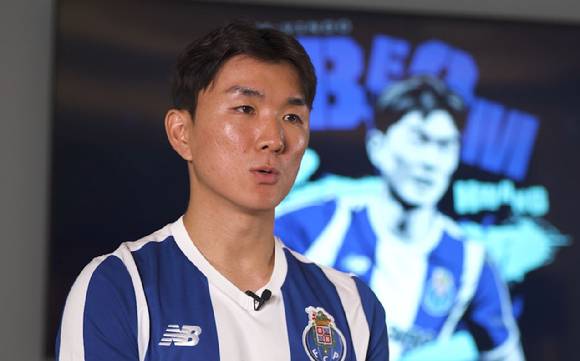 2026 국제축구연맹(FIFA) 북중미 월드컵에서 대한민국 대표팀으로 활약했던 황인범이 포르투갈의 명문팀으로 이적했다. [사진=FC 포르투 홈페이지]