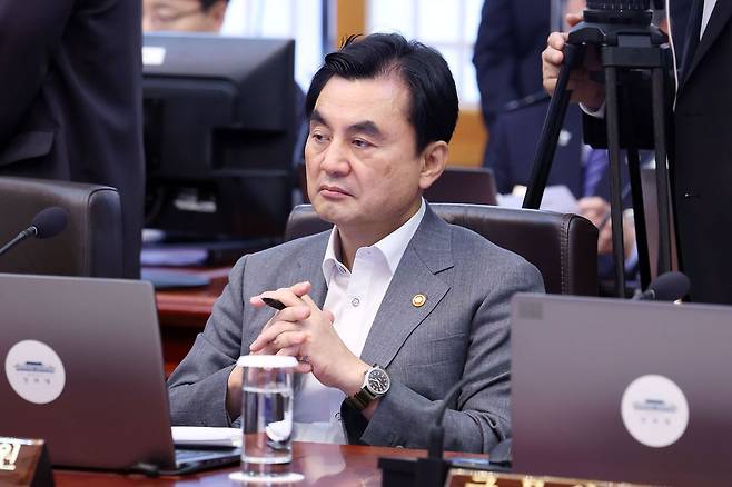 안규백 국방부 장관이 지난 14일 청와대에서 이재명 대통령 주재로 열린 국무회의에 참석해 있다. 연합뉴스