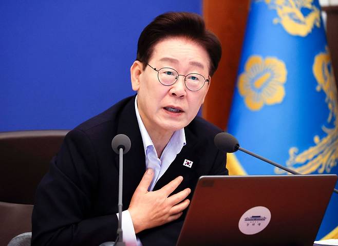 이재명 대통령이 21일 청와대에서 열린 제31회 국무회의에서 발언하고 있다. 청와대사진기자단