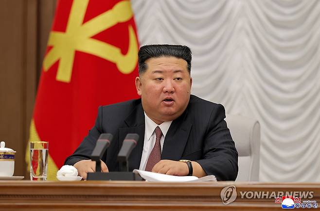 김정은, 노동당 중앙군사위 제9기 1차 확대회의 주재 (평양 조선중앙통신=연합뉴스) 북한 김정은 국무위원장이 지난 9일 노동당 중앙군사위원회 제9기 제1차 확대회의를 주재했다고 조선중앙통신이 10일 보도했다. 2026.7.10 
    [국내에서만 사용가능. 재배포 금지. For Use Only in the Republic of Korea. No Redistribution] nkphoto@yna.co.kr