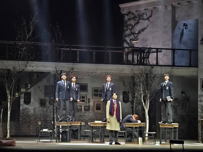 21일 오후 서울 놀 씨어터 대학로 우리카드홀에서 열린 연극 '죽은 시인의 사회' 프레스콜. 정경아 기자