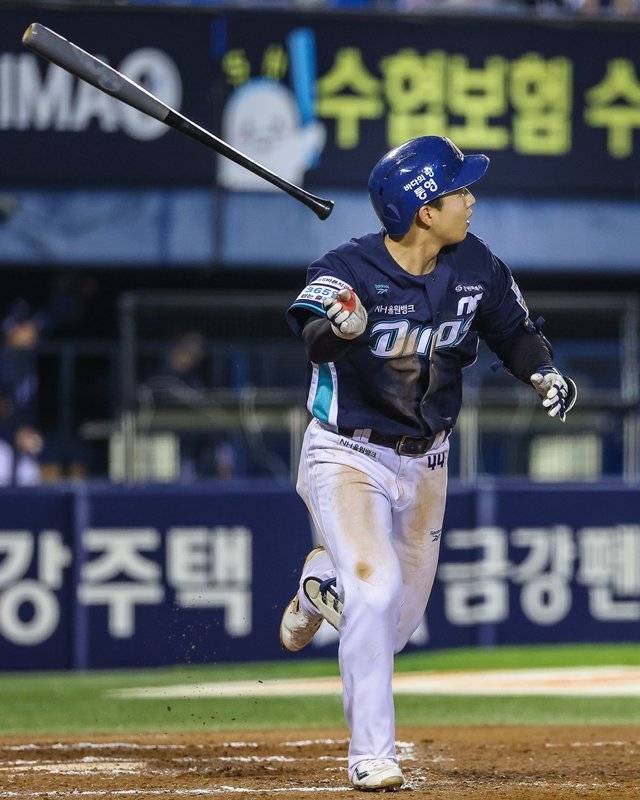LG를 6연패에 빠뜨리는 홈런을 쏘아 올린 NC 김휘집. NC 다이노스 제공