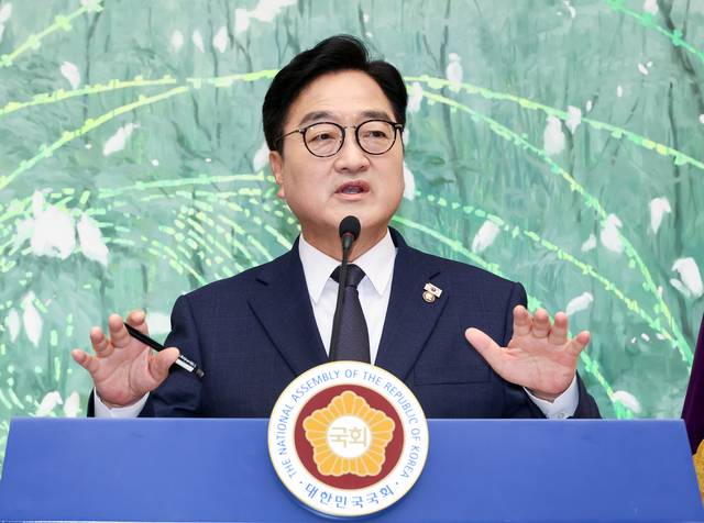 우원식 국회의장이 제22대 국회 전반기 의장 임기 종료를 하루 앞둔 지난 5월 28일 국회에서 열린 퇴임 기자회견에서 소회를 밝히고 있다. 연합뉴스
