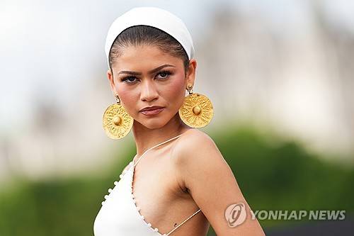 젠데이아가 착용한 이란 고대유물 귀걸이 [AP=연합뉴스 자료사진 제공]