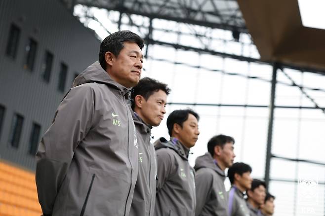 이민성 23세 이하 축구대표팀 감독(왼쪽) | 대한축구협회 제공