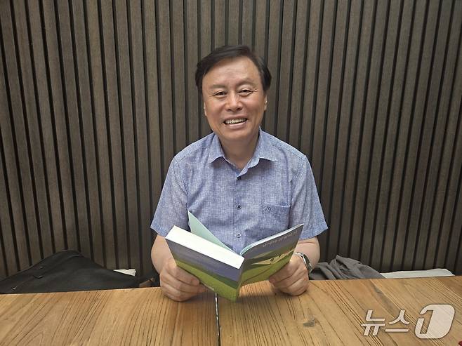 '상처와 결별하기'를 펴낸 도종환 시인. ⓒ 뉴스1 김정한 기자