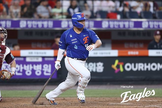 한화 강백호가 17일 대전 한화생명 볼파크에서 열린 2026 KBO리그 정규시즌 키움과 경기에서 안타를 치고 있다. 사진 | 한화 이글스