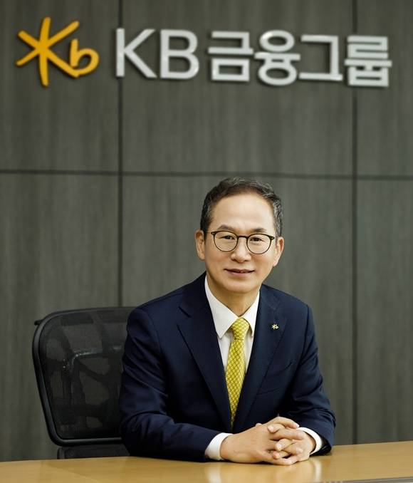 금융회사 지배구조 개선안 발표가 계속 미뤄지는 사이 KB금융의 차기 회장 선임 절차가 본격화하고 있는 모습이다. 사진은 양종희 KB금융 회장. /KB금융그룹